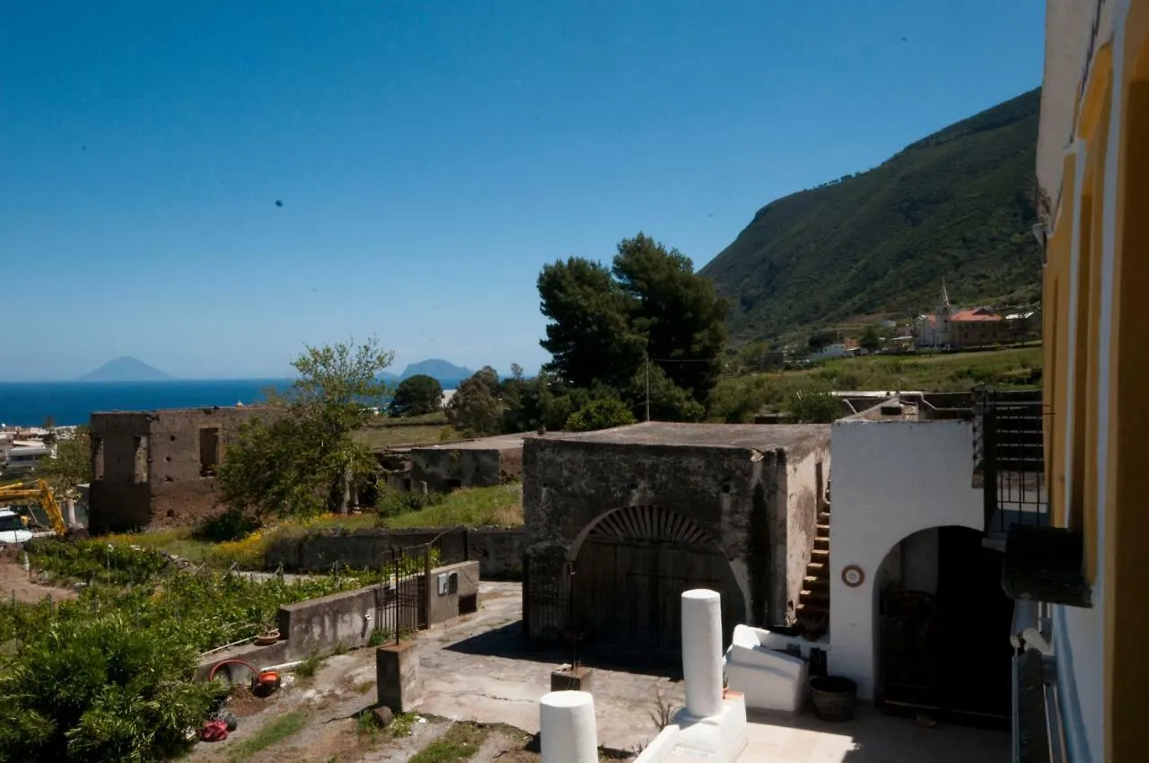 Casa Vacanze Dell'Avvocato Malfa  3*, Malfa (Salina)