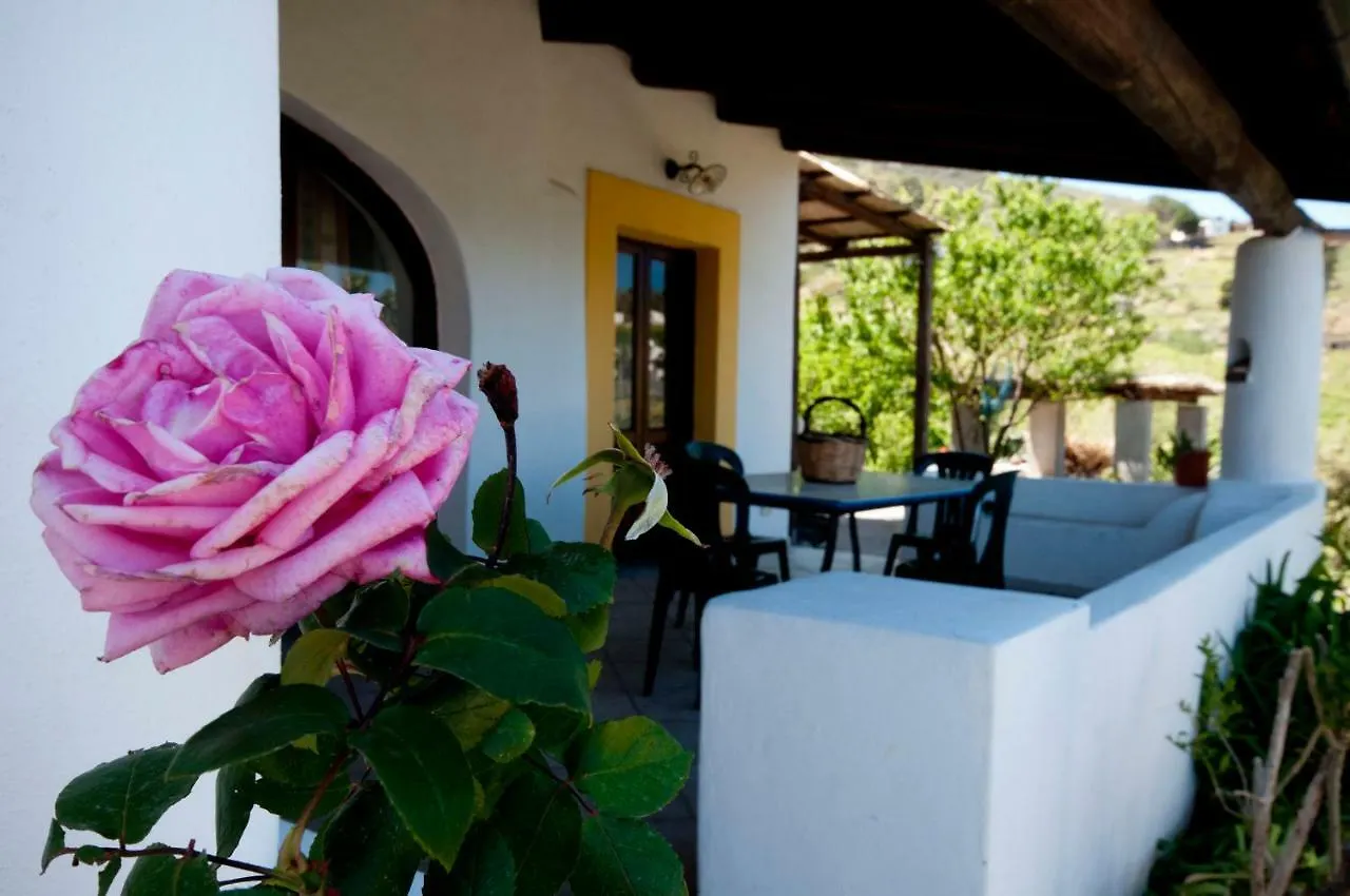 Casa Vacanze Dell'Avvocato Malfa  Guest house Malfa (Salina)