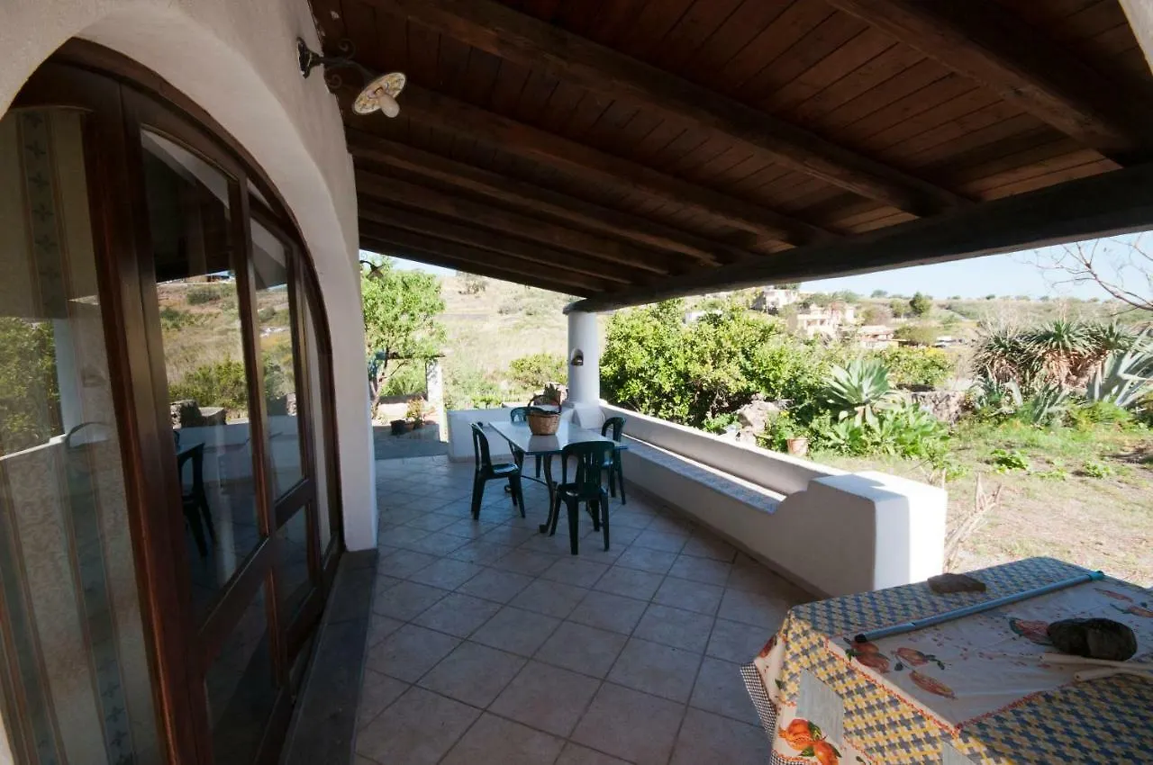 Casa Vacanze Dell'Avvocato Malfa  Malfa (Salina)